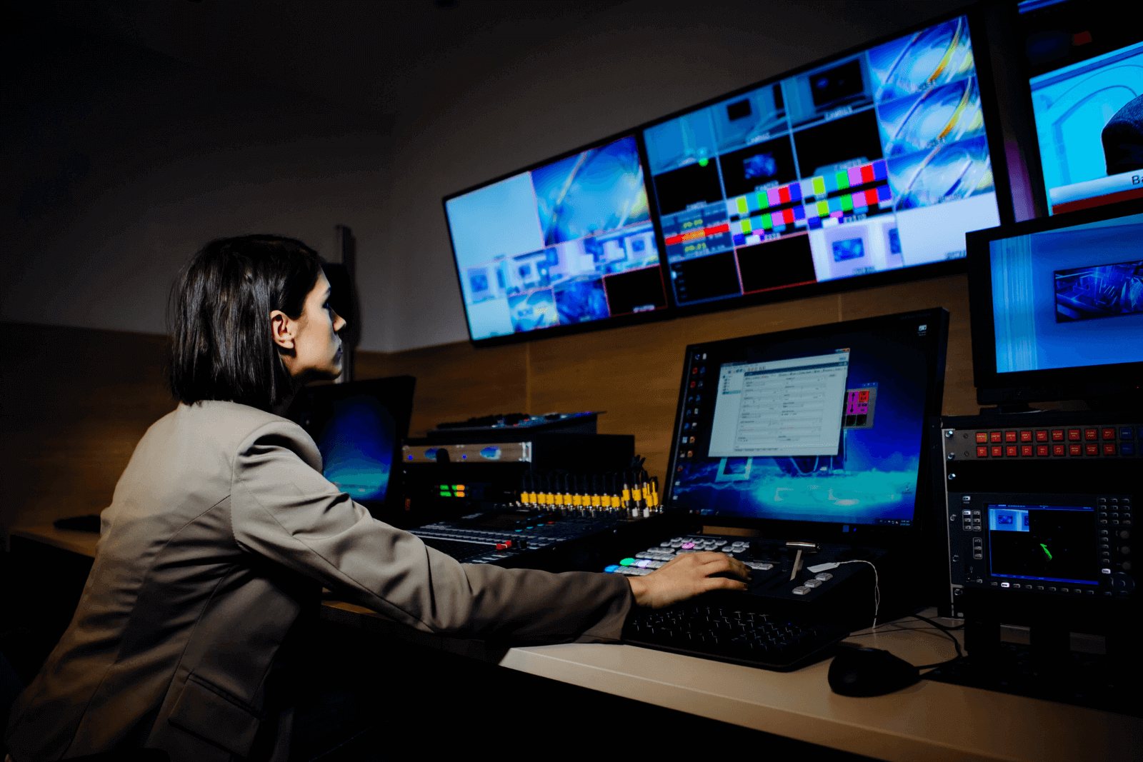 Dynamically connect broadcast production teams